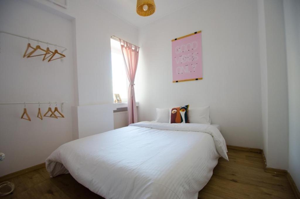 Bright Apartment Near Cismigiu And Old Town Bukarest Kültér fotó