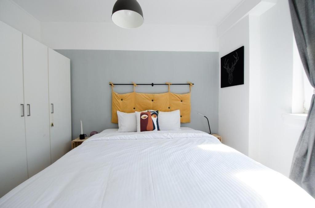 Bright Apartment Near Cismigiu And Old Town Bukarest Kültér fotó