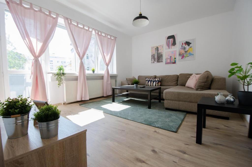 Bright Apartment Near Cismigiu And Old Town Bukarest Kültér fotó