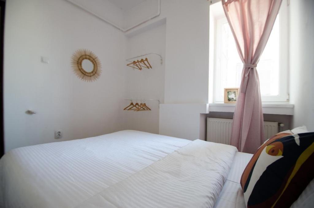 Bright Apartment Near Cismigiu And Old Town Bukarest Kültér fotó