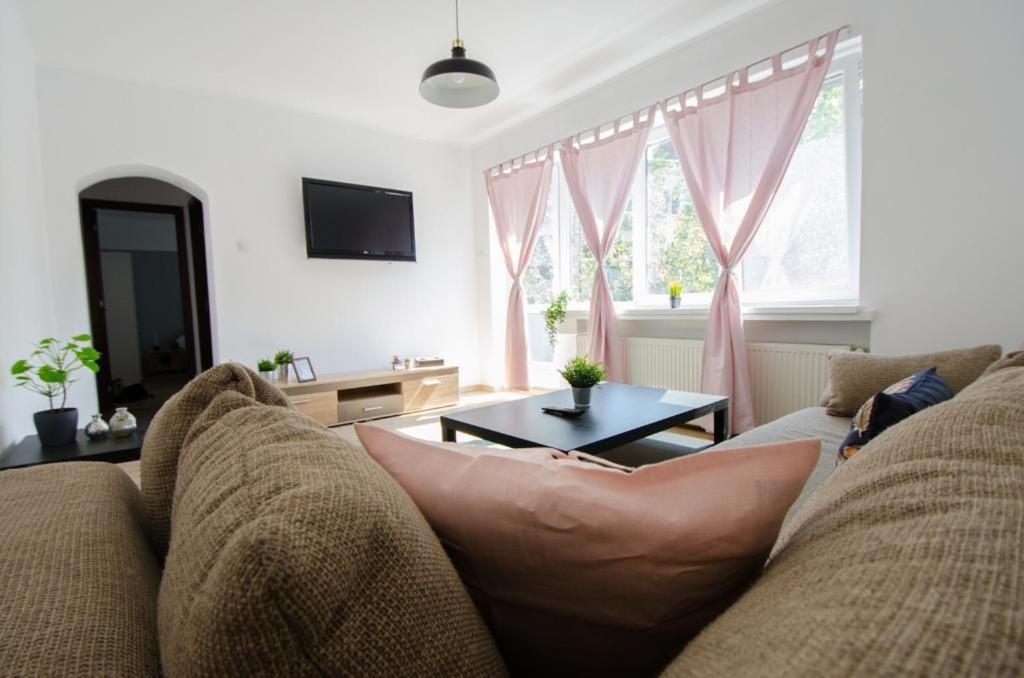 Bright Apartment Near Cismigiu And Old Town Bukarest Kültér fotó